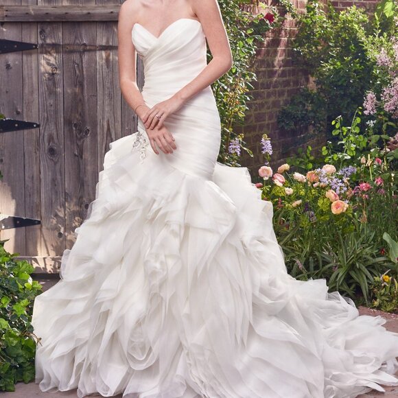 Ruffle-Bottom Mermaid Fit & Flare Bridal Gown, Sexy Flattering Corset Flounced - Picture 1 of 13